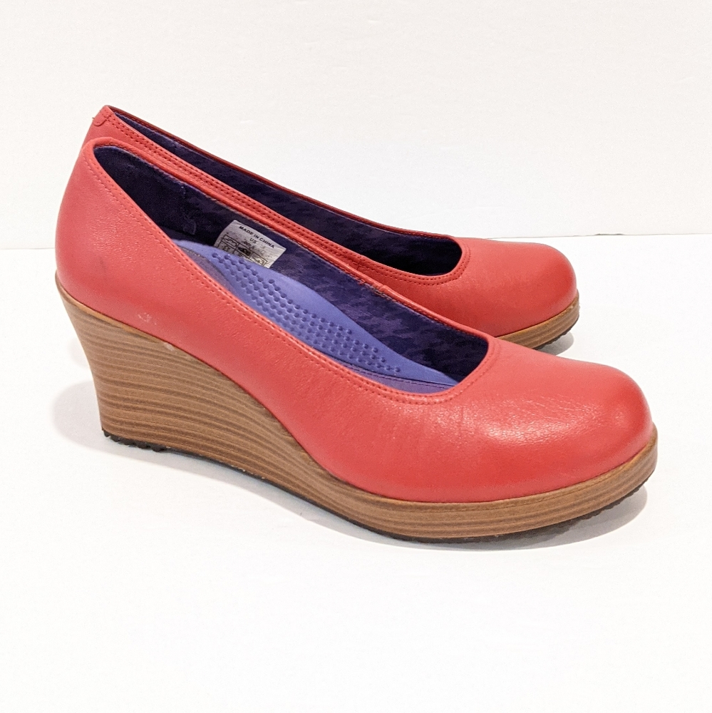 Crocs Women’s red Leather wedge shoes sz 7.5